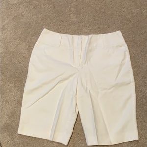 Dana Buchman signature white Bermuda shorts
